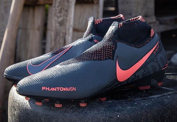 Nike Phantom Fire. Płomienna dynamika na boisku