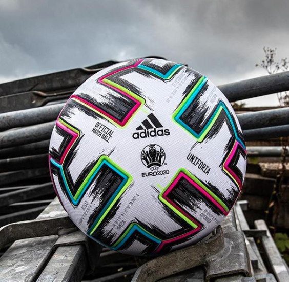 Adidas Uniforia – piłka, która łączy