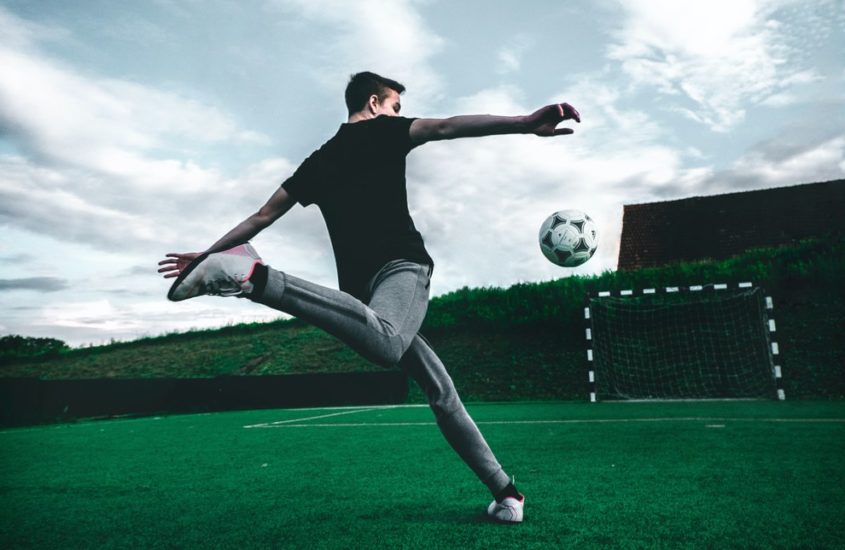 Dresy piłkarskie Nike. Technologie i najpopularniejsze modele