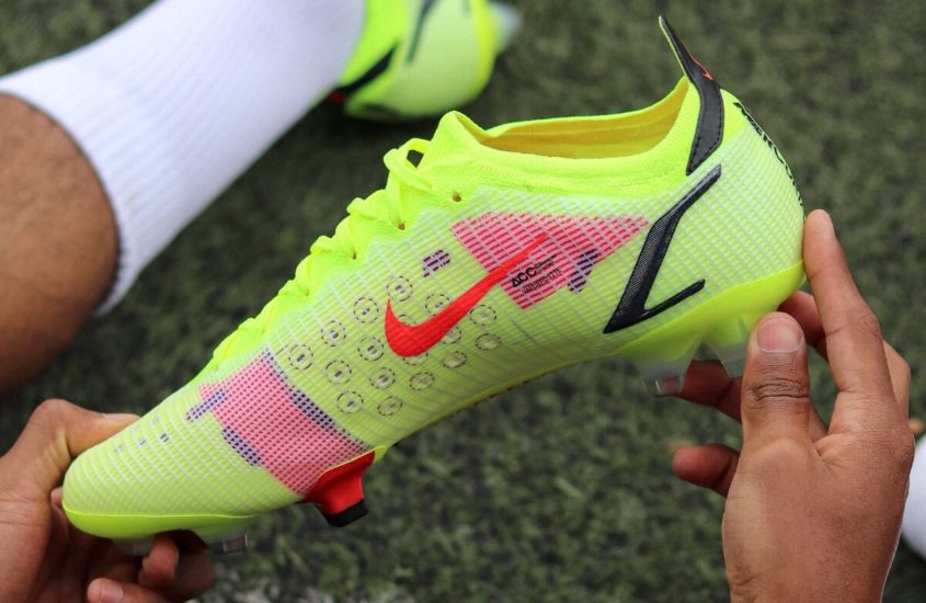W jakich butach piłkarskich grają zawodnicy FC Barcelona?
