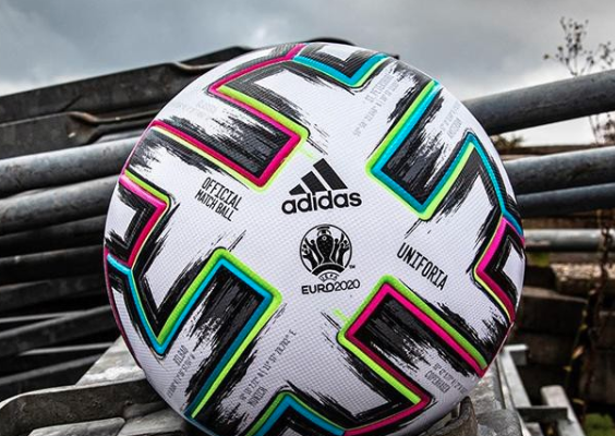 Adidas Uniforia – piłka, która łączy