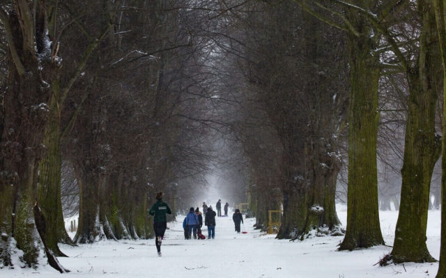 Bieganie przy ujemnych temperaturach – jak zwiększyć komfort podczas treningu?