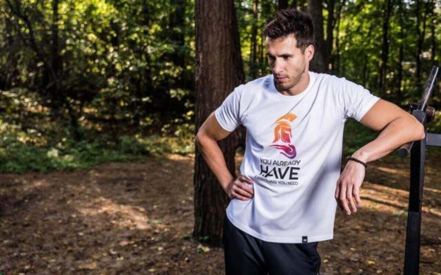 Jak wykonać nadruki na koszulkach sportowych?