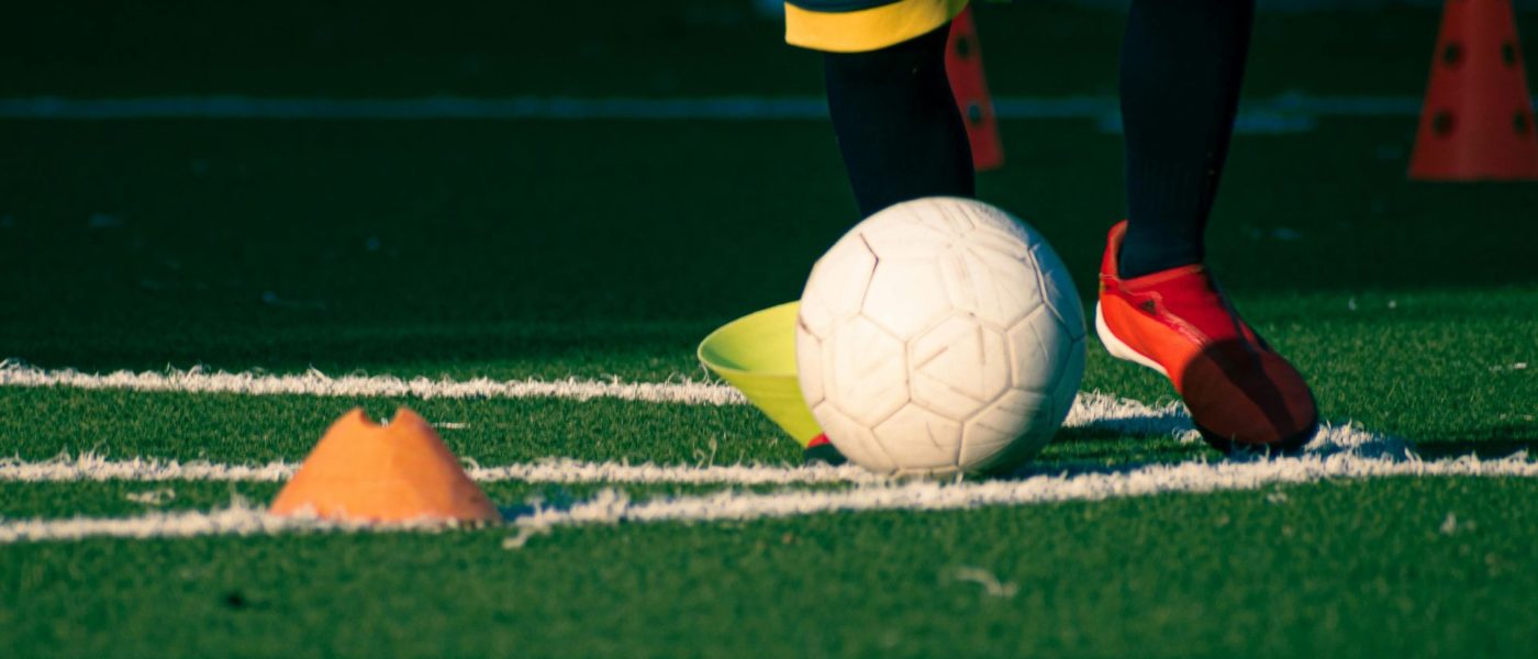 Jak wybrać idealne obuwie piłkarskie?