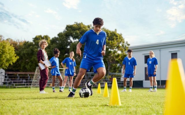 Najczęstsze kontuzje piłkarskie: jak sobie z nimi radzić i wrócić do gry